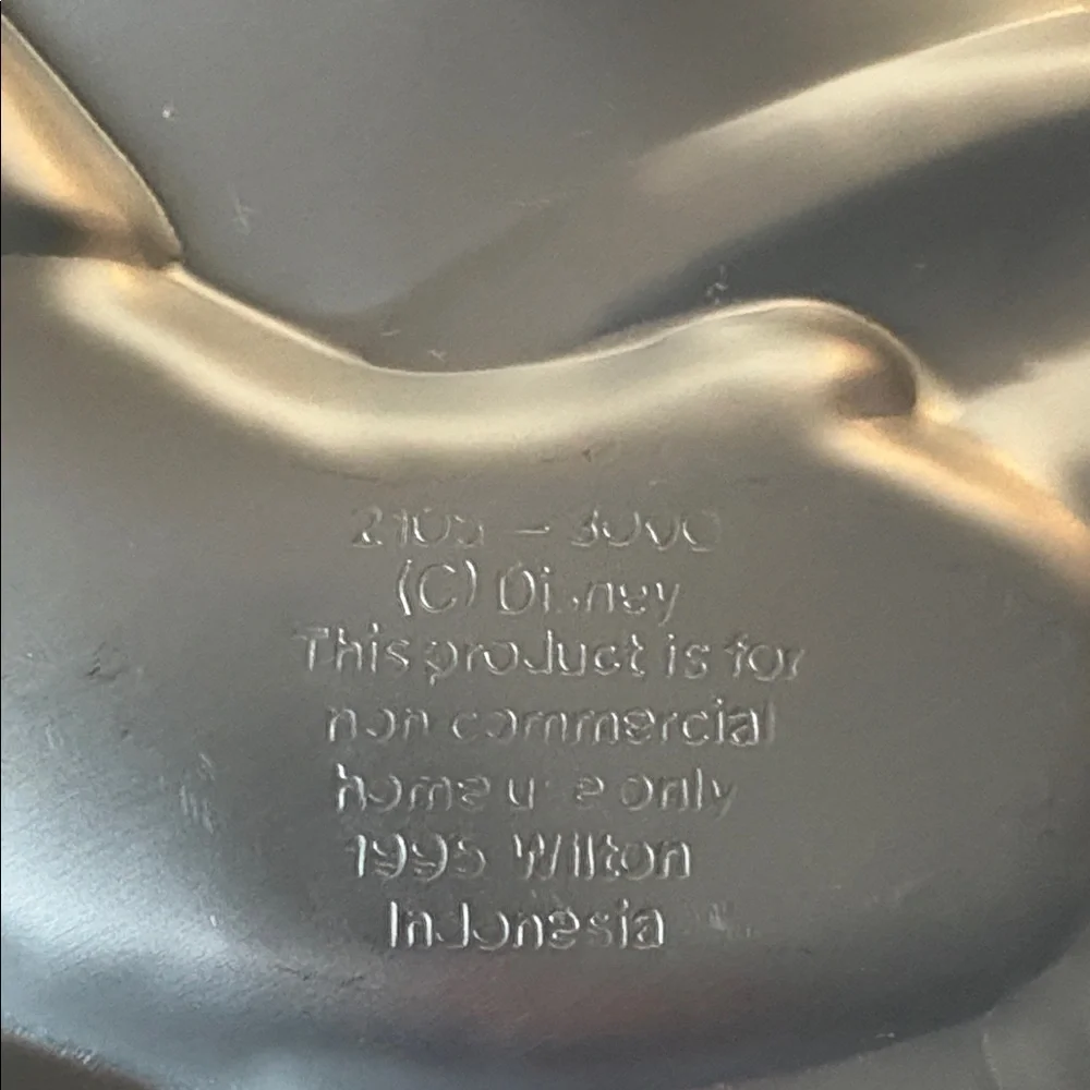 Wilton Disney Winnie the Pooh Bear Cake Mold